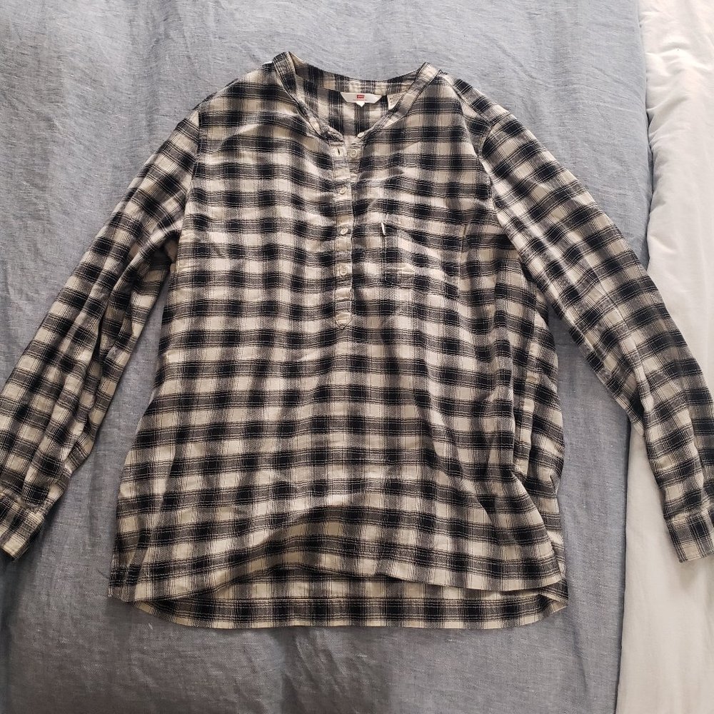 Levis plaid henley